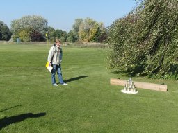 Greenkeeper Matthias bei seiner Arbeit