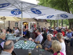 Blick auf die Terrasse bei der Siegerehrung